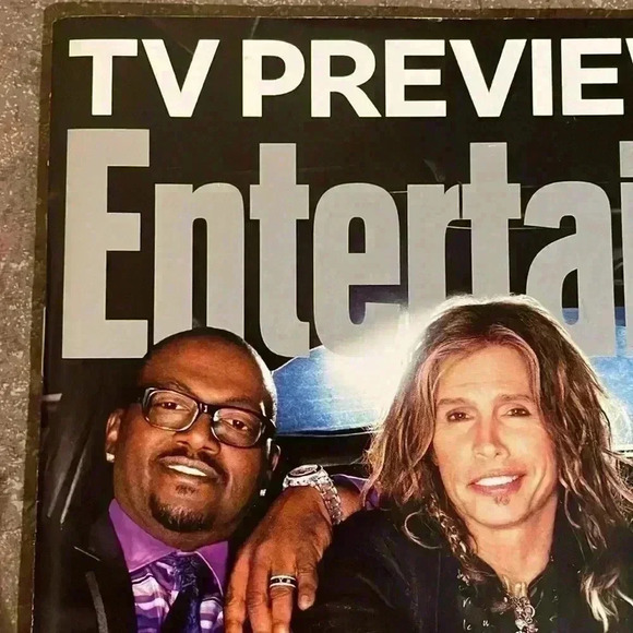 Entertainment Weekly 1/14/11 - Picture 4 of 6